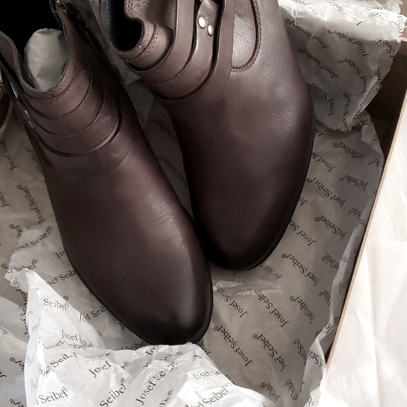 Josef Seibel New BRITNEY 50 Comfort Boots 41/10 Brown Black Ombre Leather Bootie - Picture 15 of 16